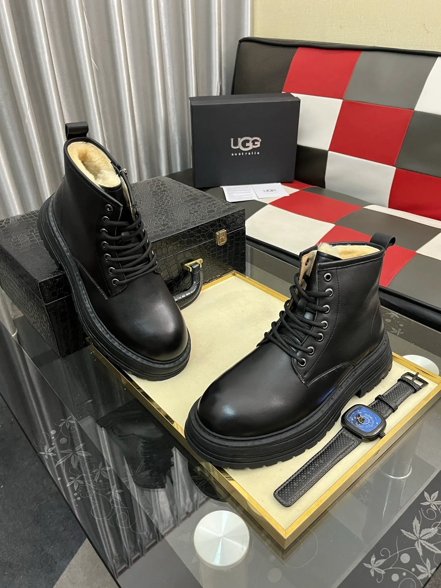 Men's Men's Shoes 💰660⌚️⌚️New UGG fur-integrated men's simple and fashionable snow shoes. The most worth buying at the end of this year are warm casual shoes. Whether you are out and about at home, their comfortable and warm performance will be your most suitable fashion companion! The material is cowhide upper and imported wool is used inside. Two layers of cowhide for warmth and comfort! The eva+ rubber patch outsole is cushioned, wear-resistant, and has good elasticity. It is light and wear-resistant, comfortable and soft, and the new simple cut is more fashionable. It has both practicality and fashion sense, so you no longer have to worry about how to match it in winter, while still maintaining fashionable taste. High-quality genuine wool produced in Dongguan. The material depends on the details! Size: 38-39-40-41-42-43-44-45